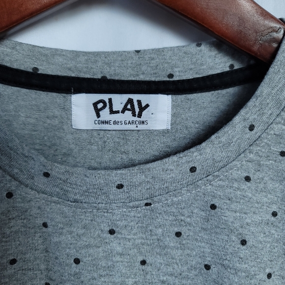 !!!!Host pick!!!!COMME DES GARCONS PLAY Cotton Red Emblem Dot Tee MSRP C$233.64 - Picture 7 of 10
